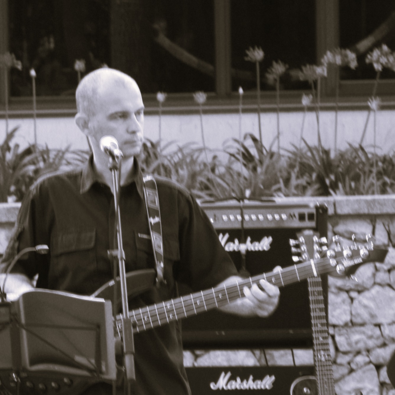 Christophe - Chanteur et bassiste de Disccover